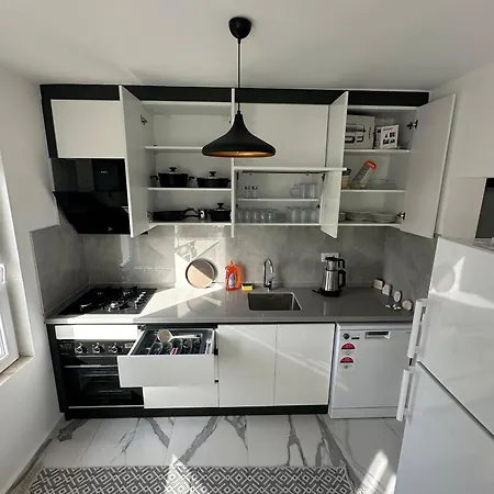 Mey Apartment *